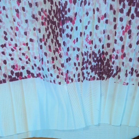 Elegant Pink and White Patterned Blouse - Picture 5 of 5